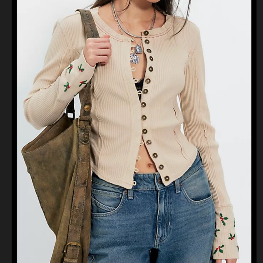 8040. We The Free Daria Cuff Cardi